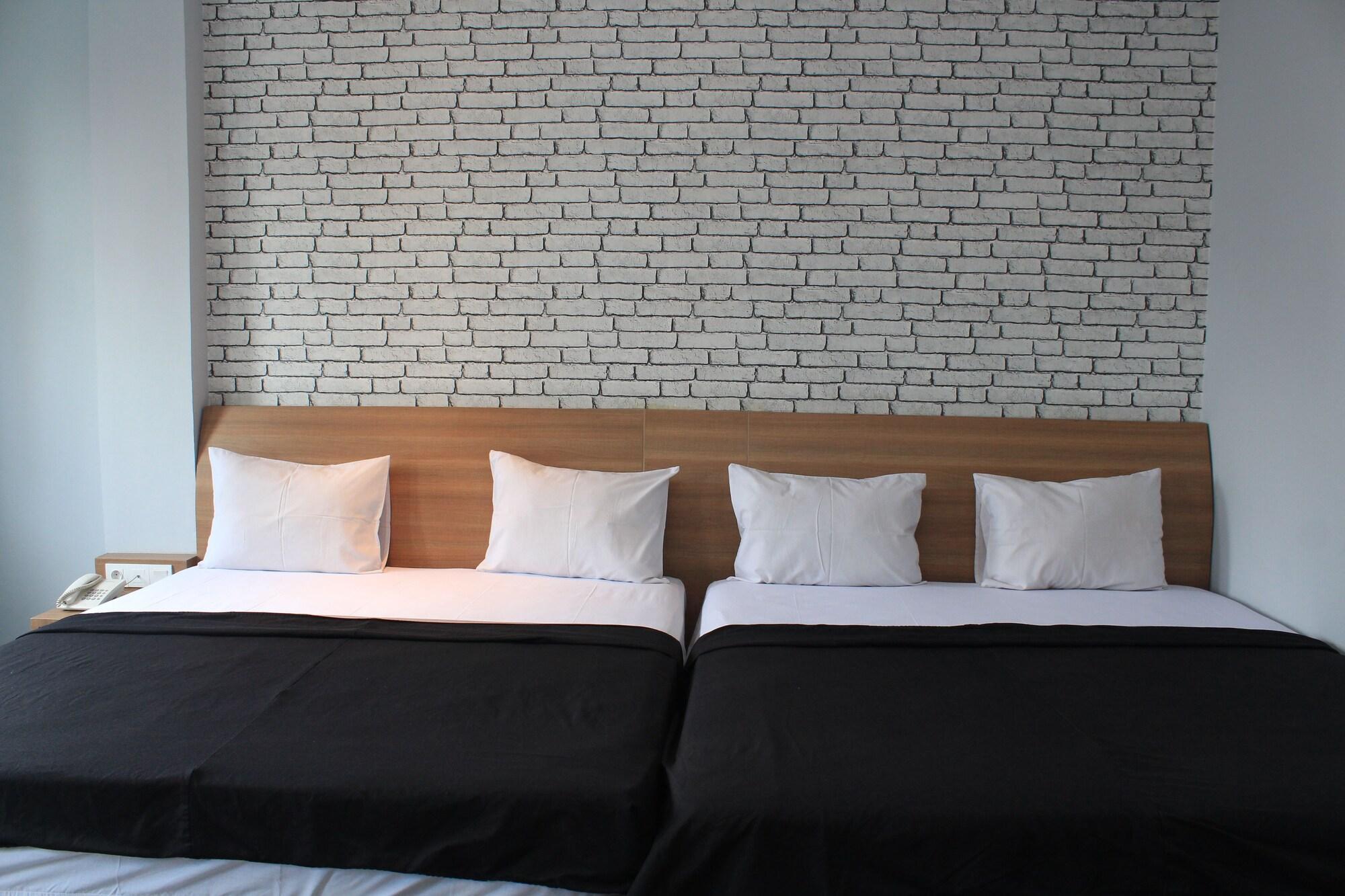 Kama Hotel Medan Kültér fotó