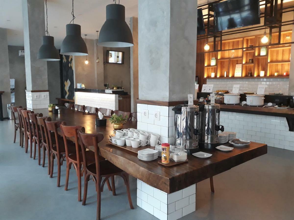 Kama Hotel Medan Kültér fotó