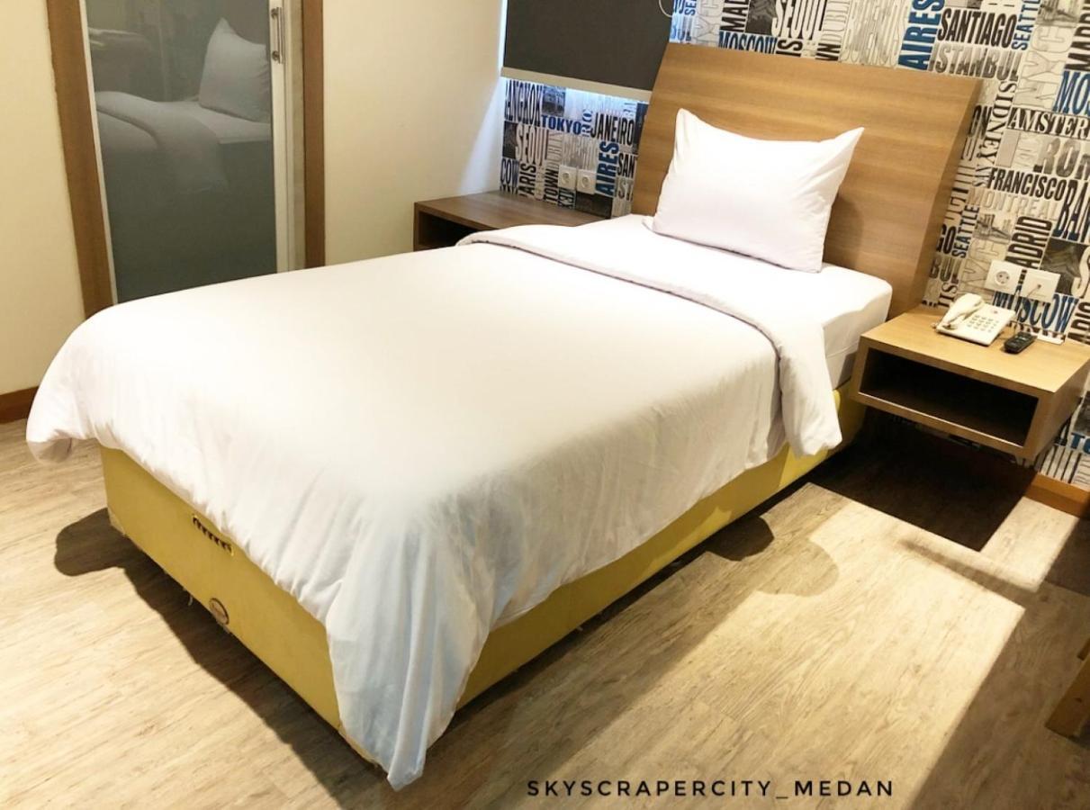 Kama Hotel Medan Kültér fotó